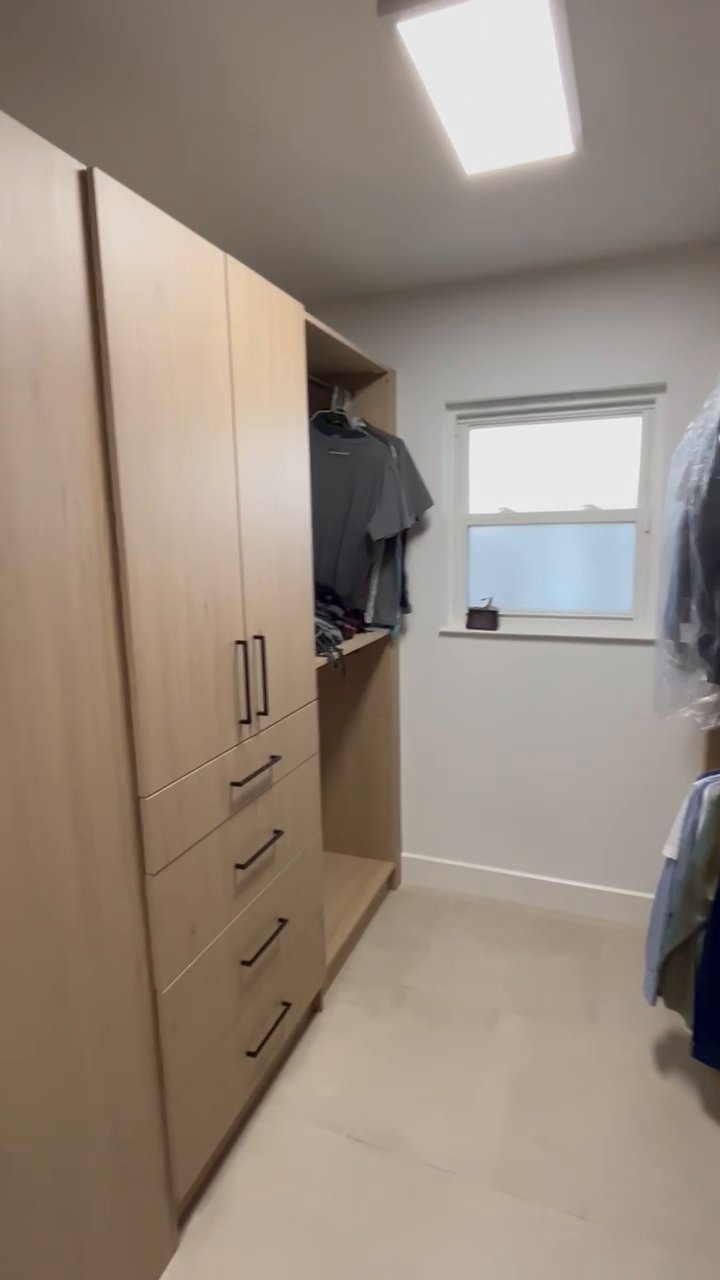 Oak Walk-In Closet (Video Tour)
